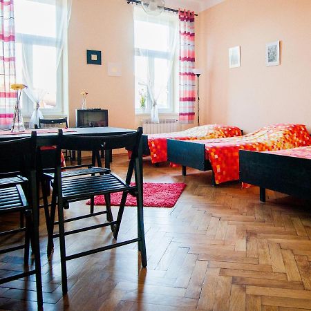 Sleep Time Hostel Белско-Бяла Стая снимка